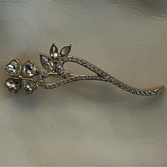 Vintage Swarovski heart shaped floral crystal golden brooch w/stem ππππ - Picture 4 of 9